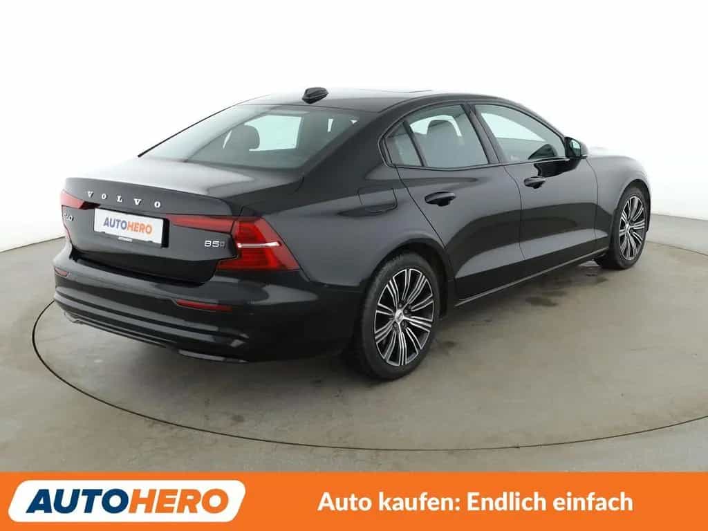 Volvo S60 2.0 B5 Mild-Hybrid Ultimate Dark AWD Aut*LED 10/2023-photo-5