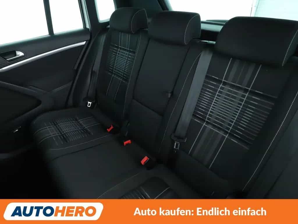 Volkswagen Tiguan 1.4 TSI Lounge Sport & Style BMT Aut.*NAV 04/2016-photo-13