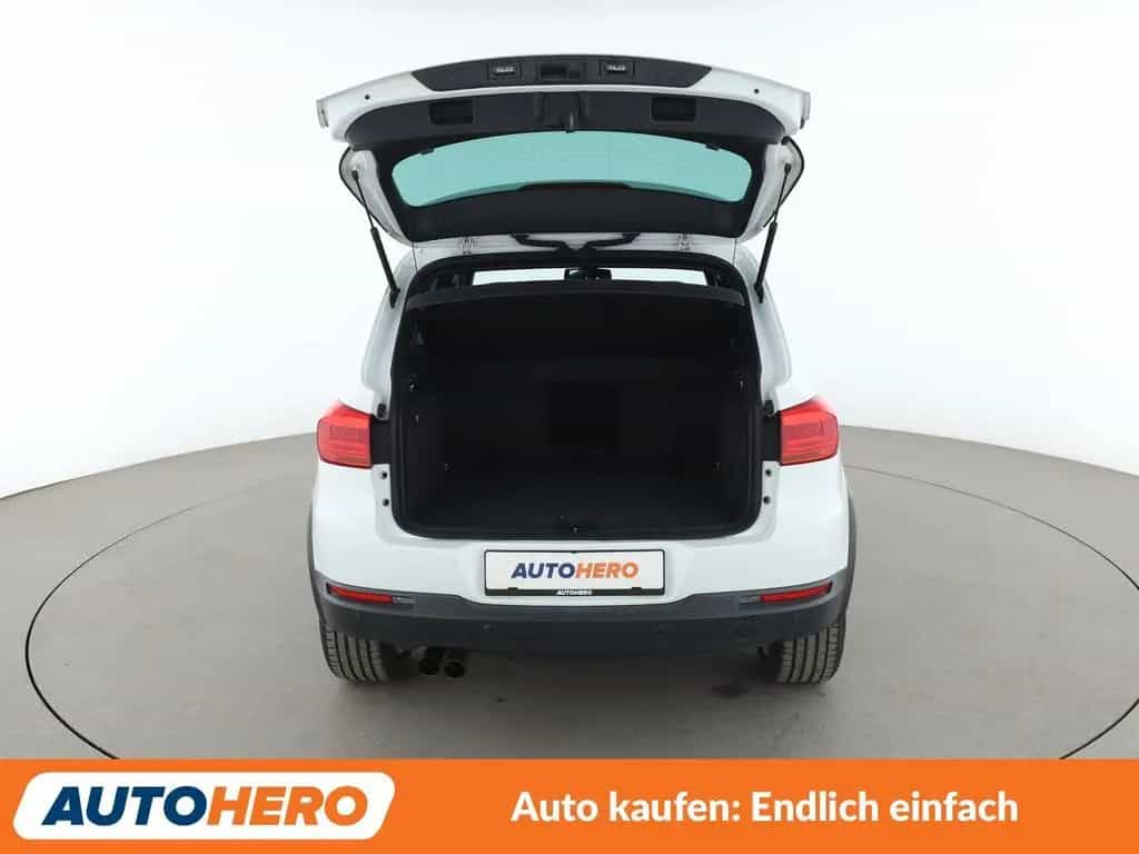 Volkswagen Tiguan 1.4 TSI Lounge Sport & Style BMT Aut.*NAV 04/2016-photo-16