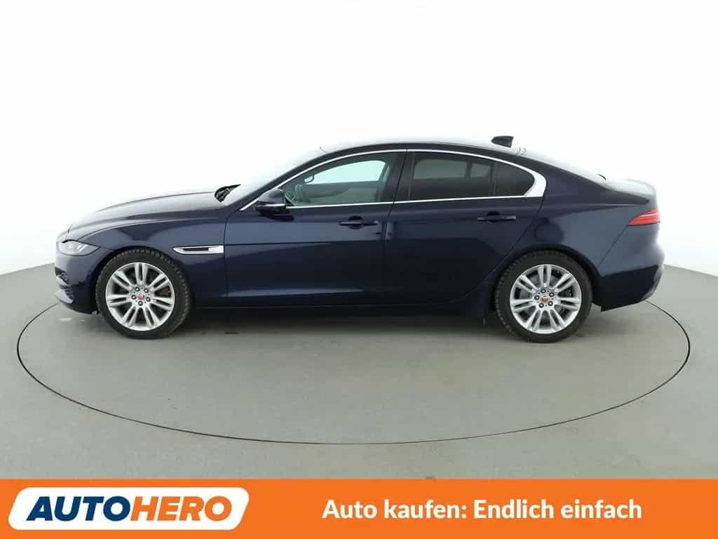 Jaguar 25t HSE Aut.*NAV*HUD*MATRIX*ACC*360CAM*PDC*SHZ* 08/2021-photo-2