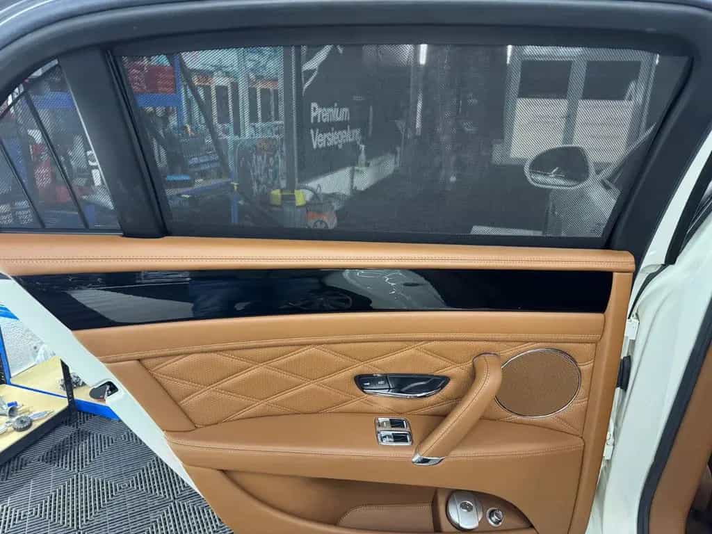 Bentley Flying Spur 6.0 W12 Speed Mulliner Massage TV 10/2014-photo-17