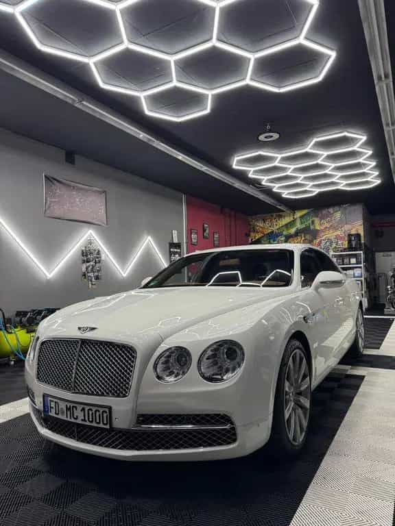 Bentley Flying Spur 6.0 W12 Speed Mulliner Massage TV 10/2014-photo-1