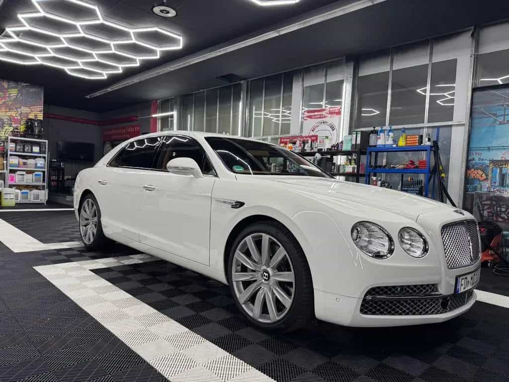 Bentley Flying Spur 6.0 W12 Speed Mulliner Massage TV 10/2014-photo-2