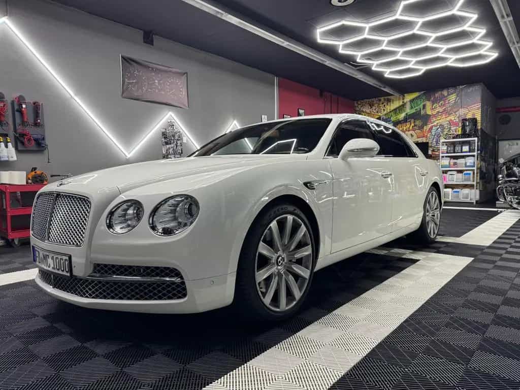Bentley Flying Spur 6.0 W12 Speed Mulliner Massage TV 10/2014-photo-3
