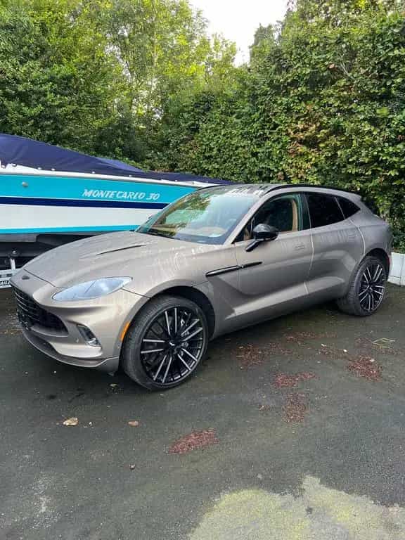 Aston Martin DBX 4.0 V8 Mr Bond's family car 09/2023-photo-3