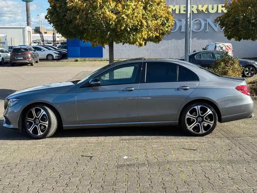 Mercedes-Benz E-Class 220 d Autom. - Multibea. 08/2018-photo-1