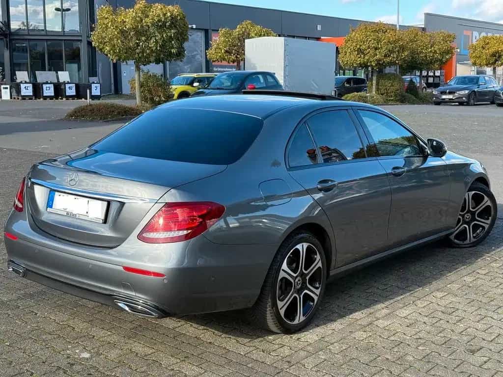 Mercedes-Benz E-Class 220 d Autom. - Multibea. 08/2018-photo-4