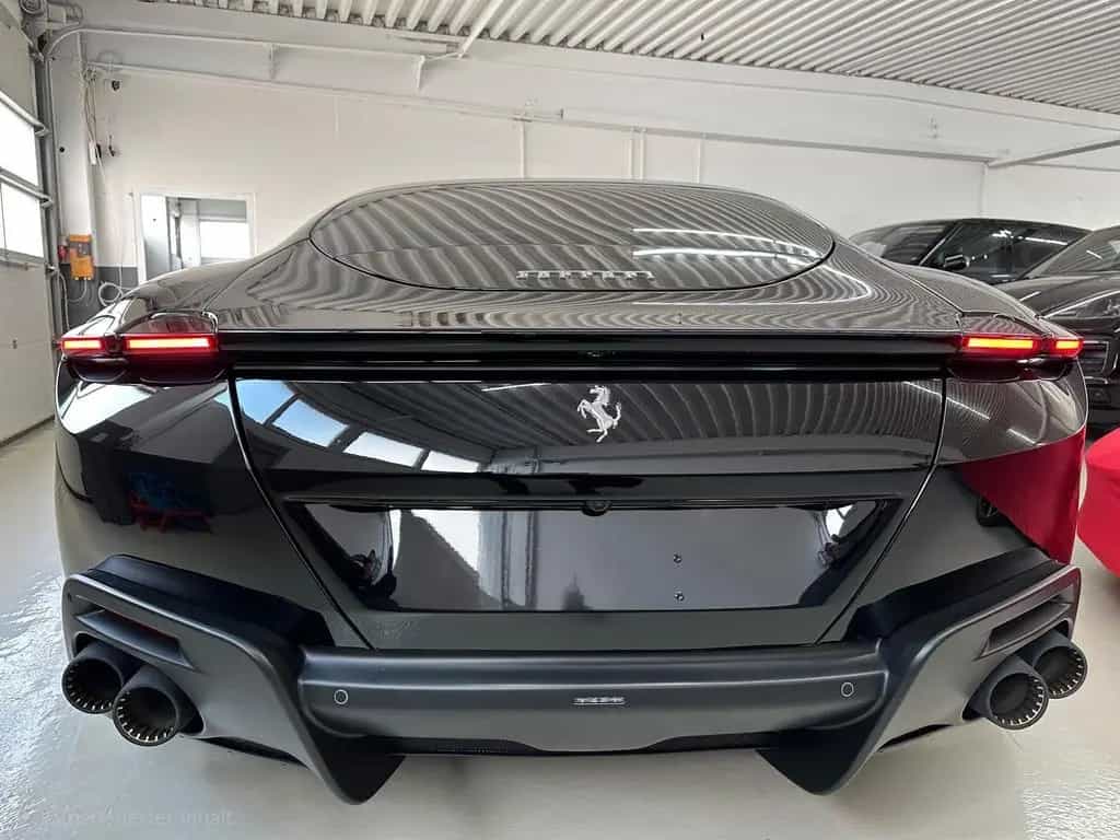 Ferrari Roma / 70km / Carbon / Nero DS / 360 06/2023-photo-3