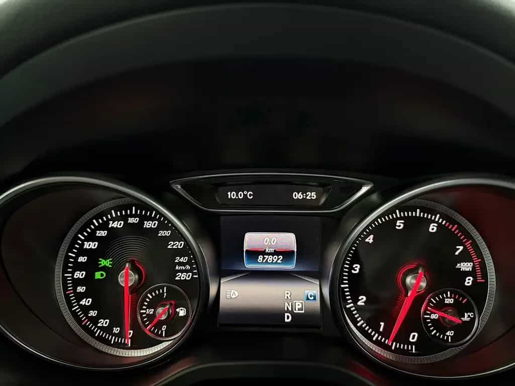 Mercedes-Benz GLA-Class 200 7G-DCT AMG-STYLING-EDITION*TOP-ZUSTAND* 09/2018-photo-2