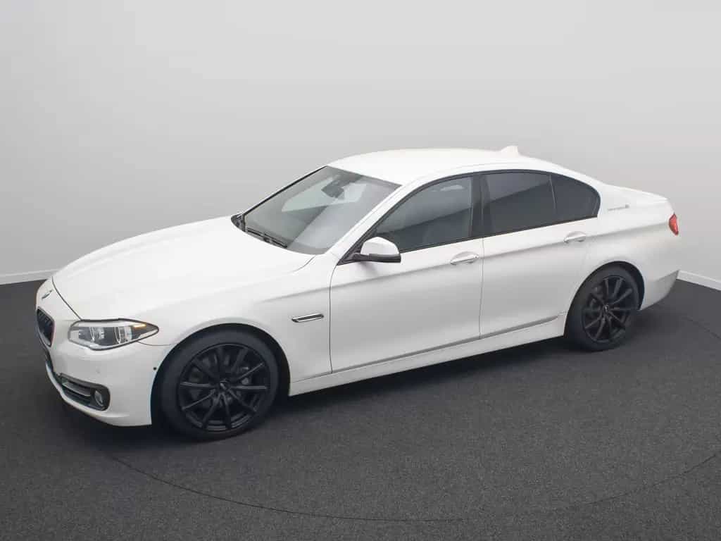 BMW 5 Series 07/2014-photo-11