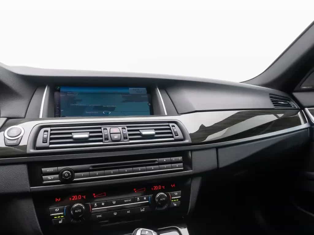 BMW 5 Series 07/2014-photo-20
