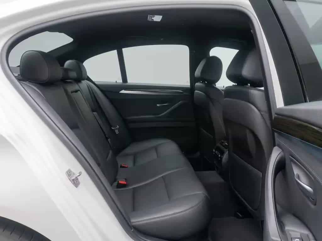 BMW 5 Series 07/2014-photo-25