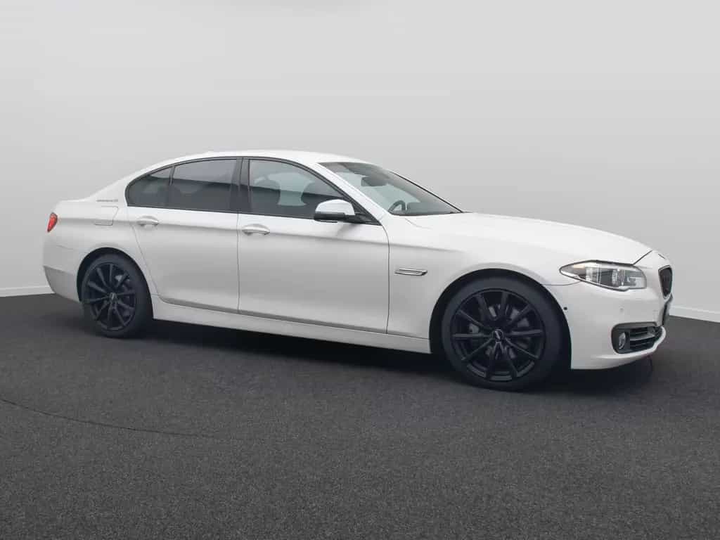 BMW 5 Series 07/2014-photo-3