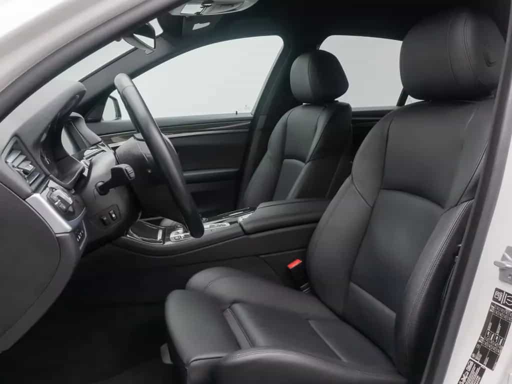 BMW 5 Series 07/2014-photo-33