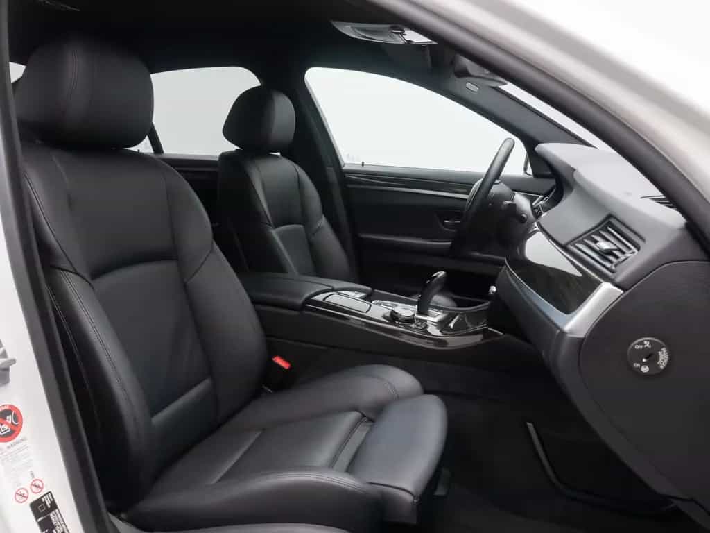 BMW 5 Series 07/2014-photo-34