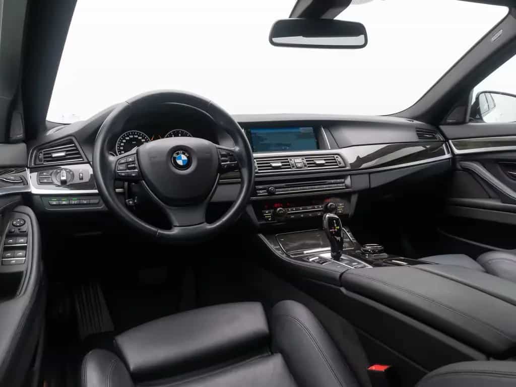 BMW 5 Series 07/2014-photo-36