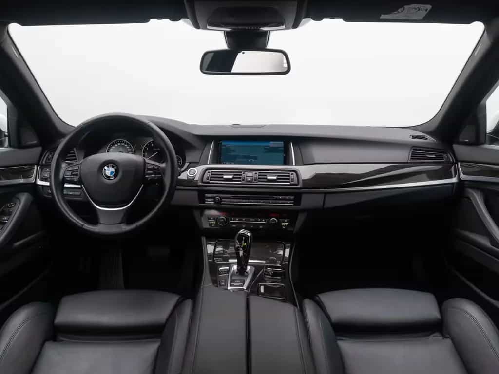 BMW 5 Series 07/2014-photo-37