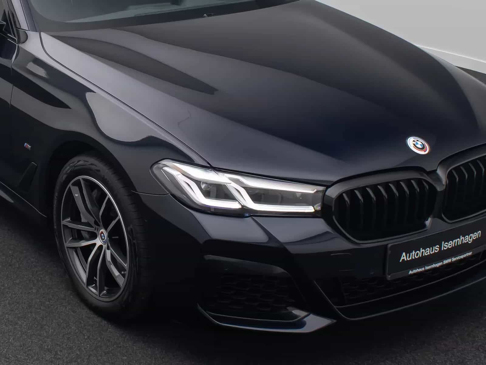 BMW 5 Series 11/2022-photo-17