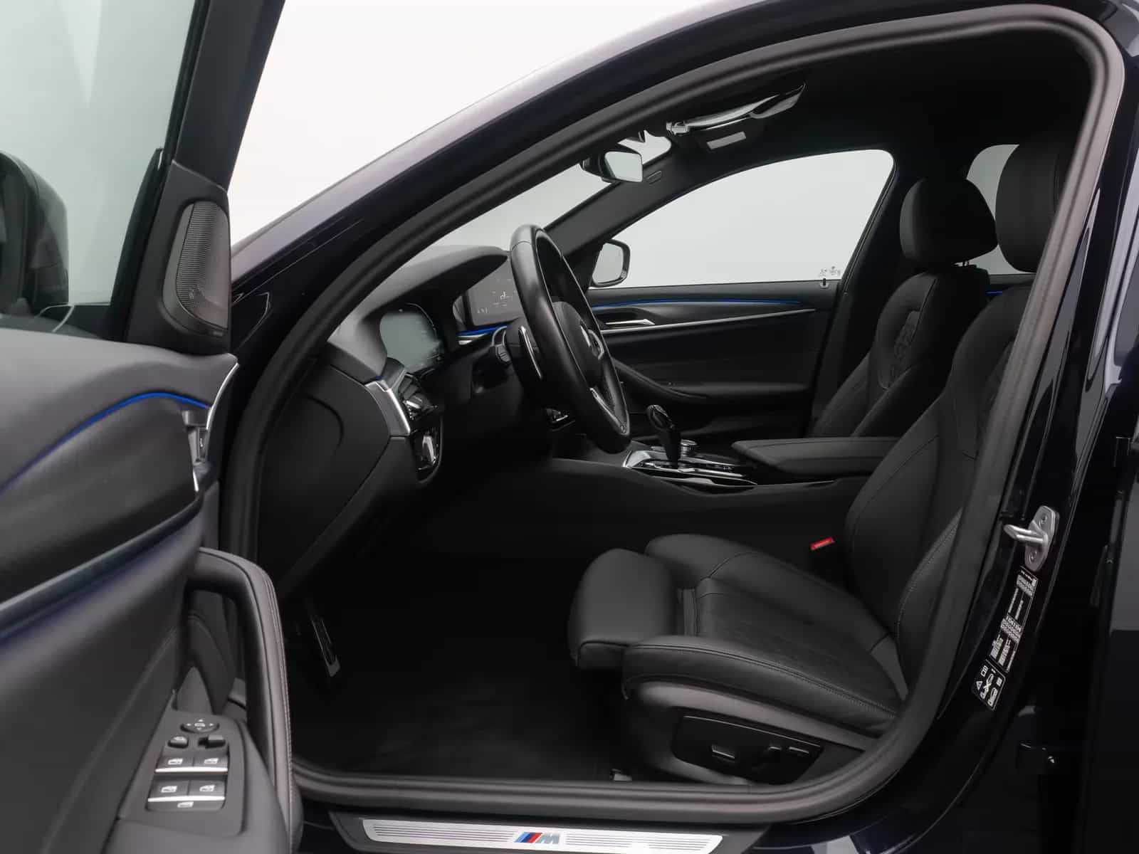 BMW 5 Series 11/2022-photo-18