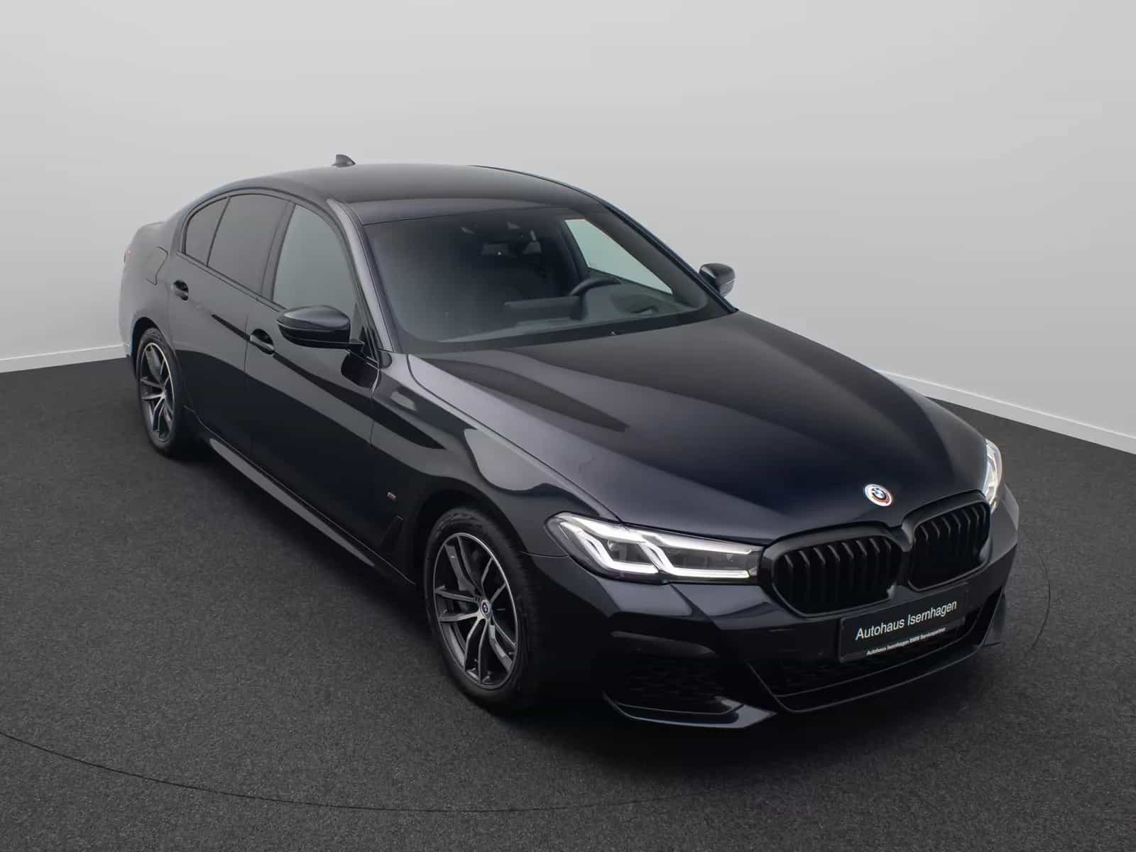 BMW 5 Series 11/2022-photo-2
