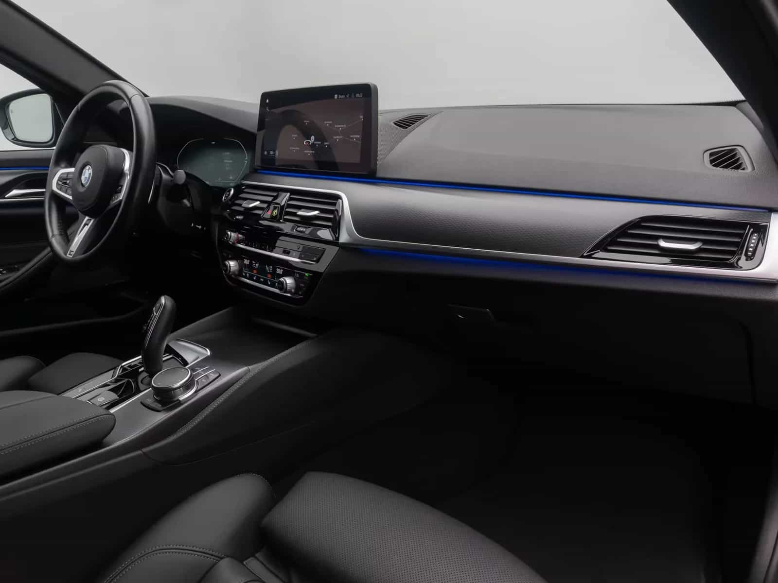 BMW 5 Series 11/2022-photo-22