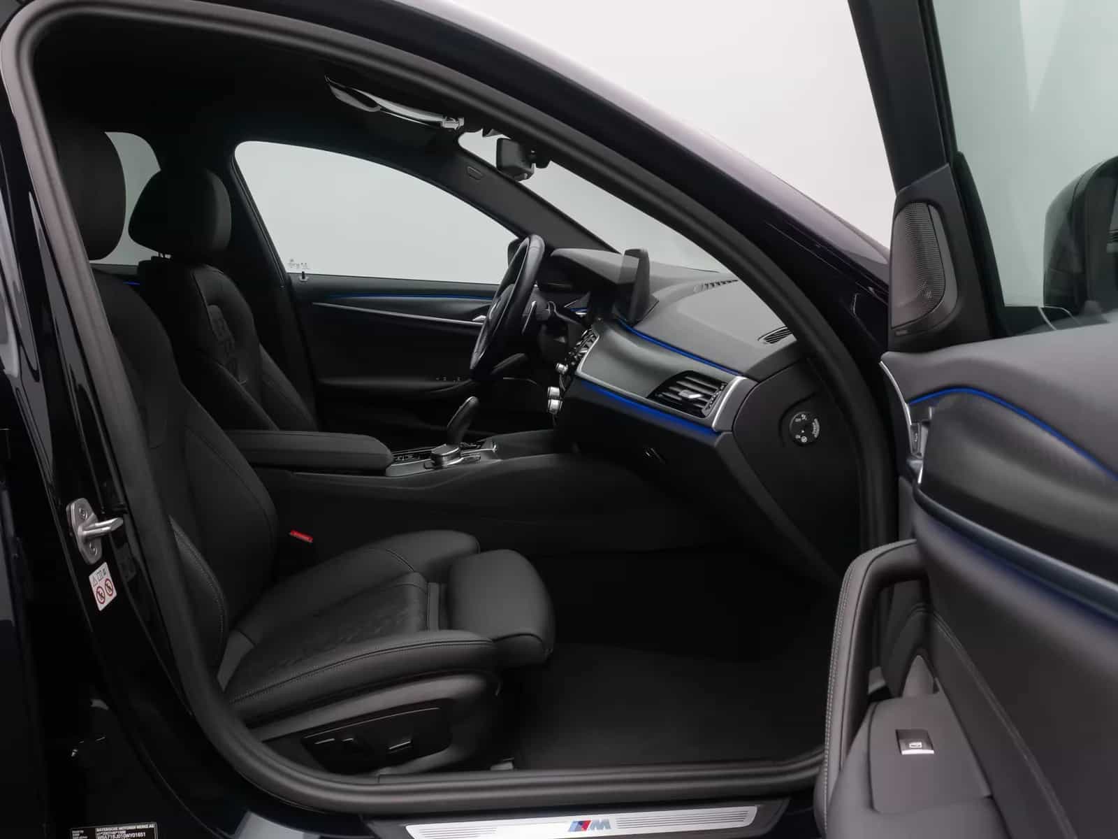 BMW 5 Series 11/2022-photo-23