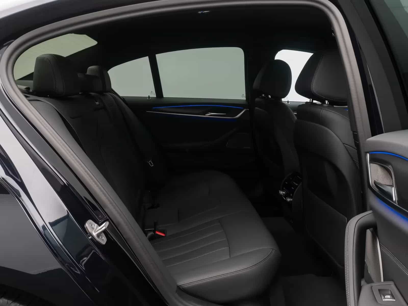 BMW 5 Series 11/2022-photo-25