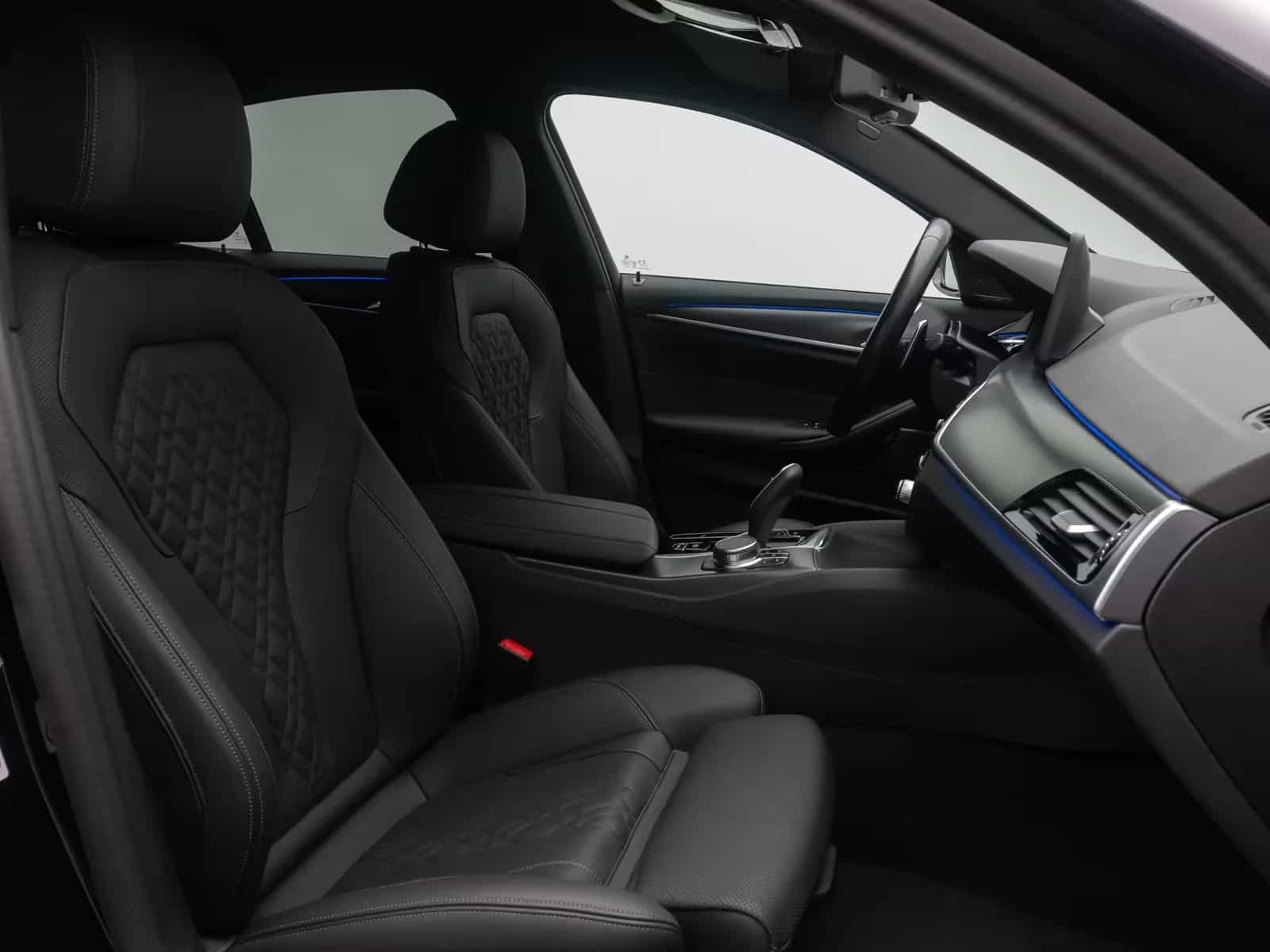BMW 5 Series 11/2022-photo-34