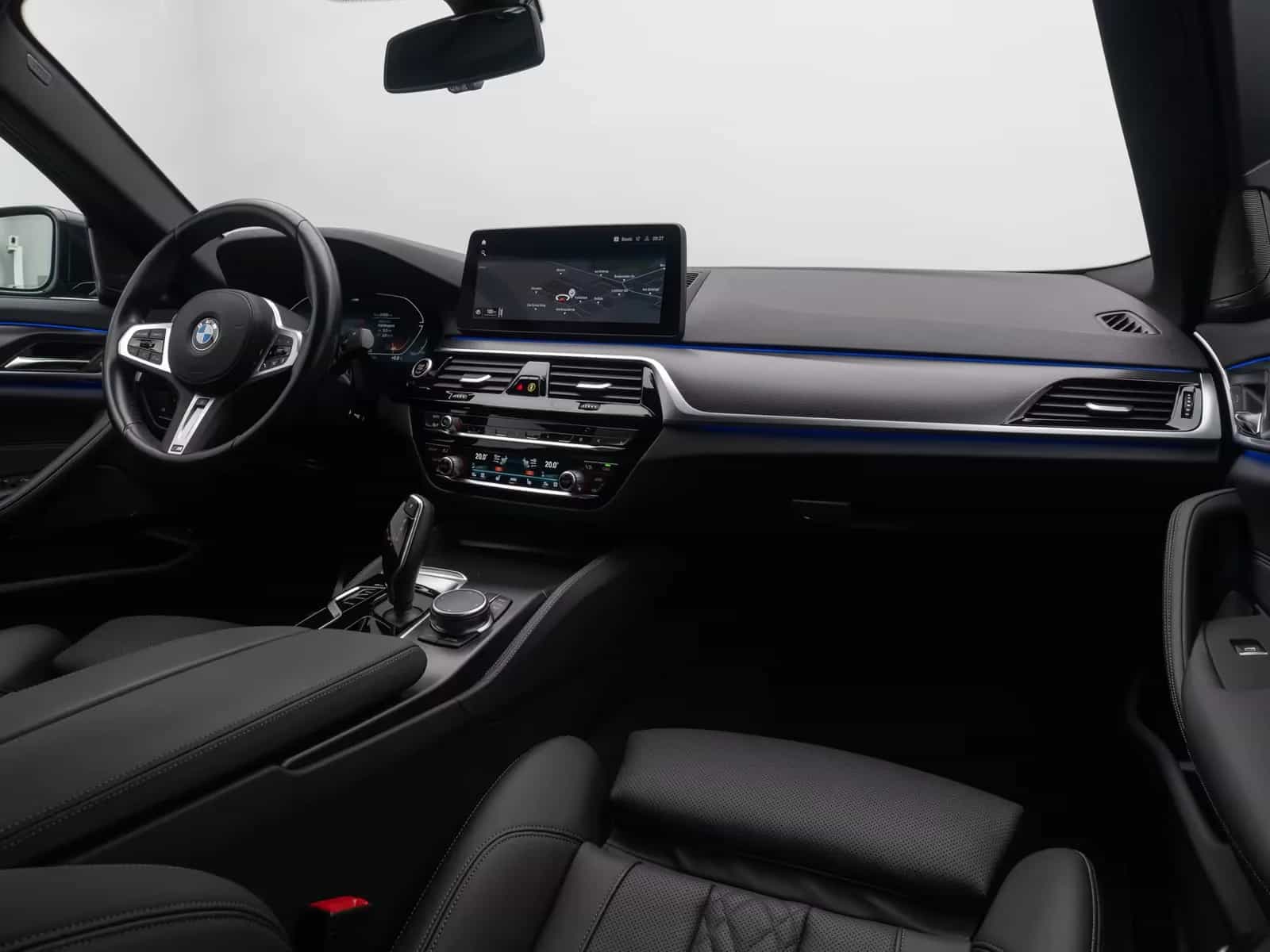 BMW 5 Series 11/2022-photo-39