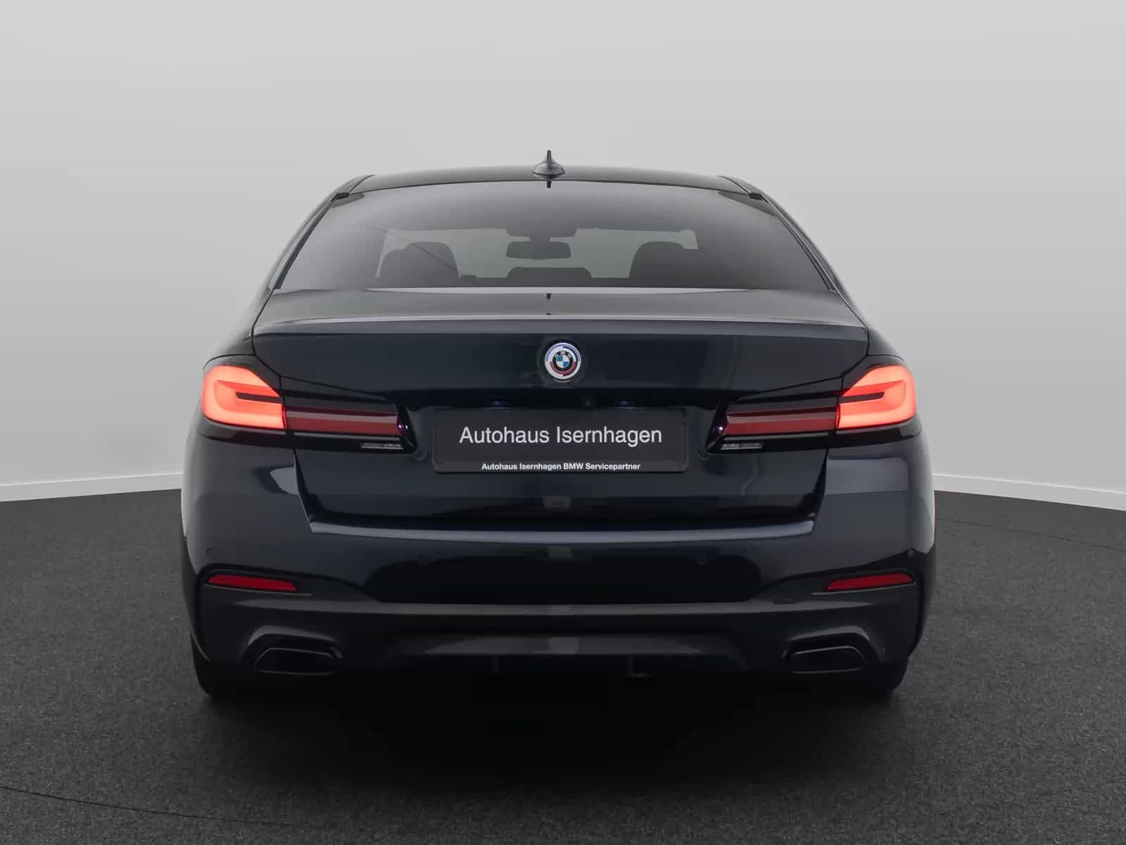 BMW 5 Series 11/2022-photo-7