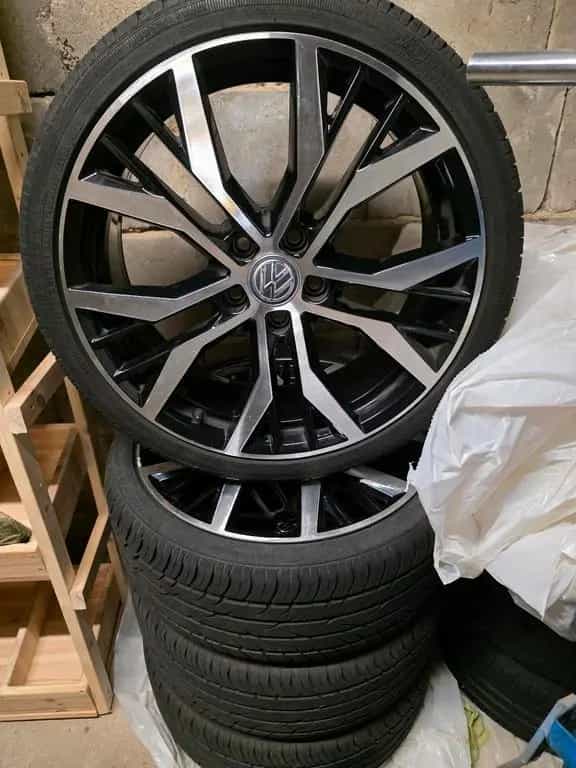 Volkswagen VW Golf GTI 04/2019-photo-10