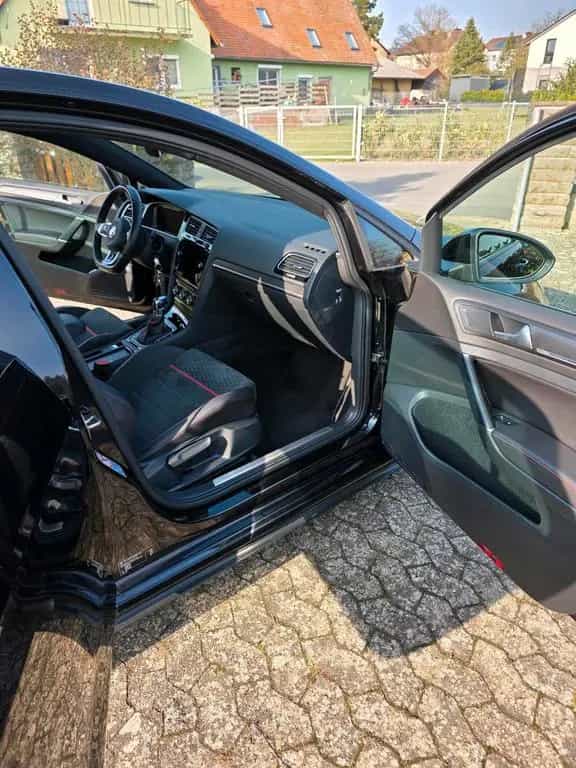Volkswagen VW Golf GTI 04/2019-photo-2
