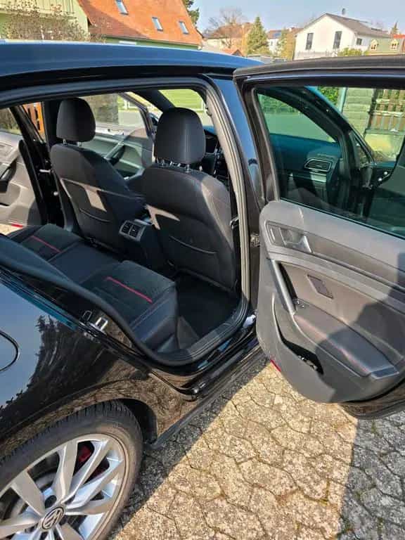 Volkswagen VW Golf GTI 04/2019-photo-3