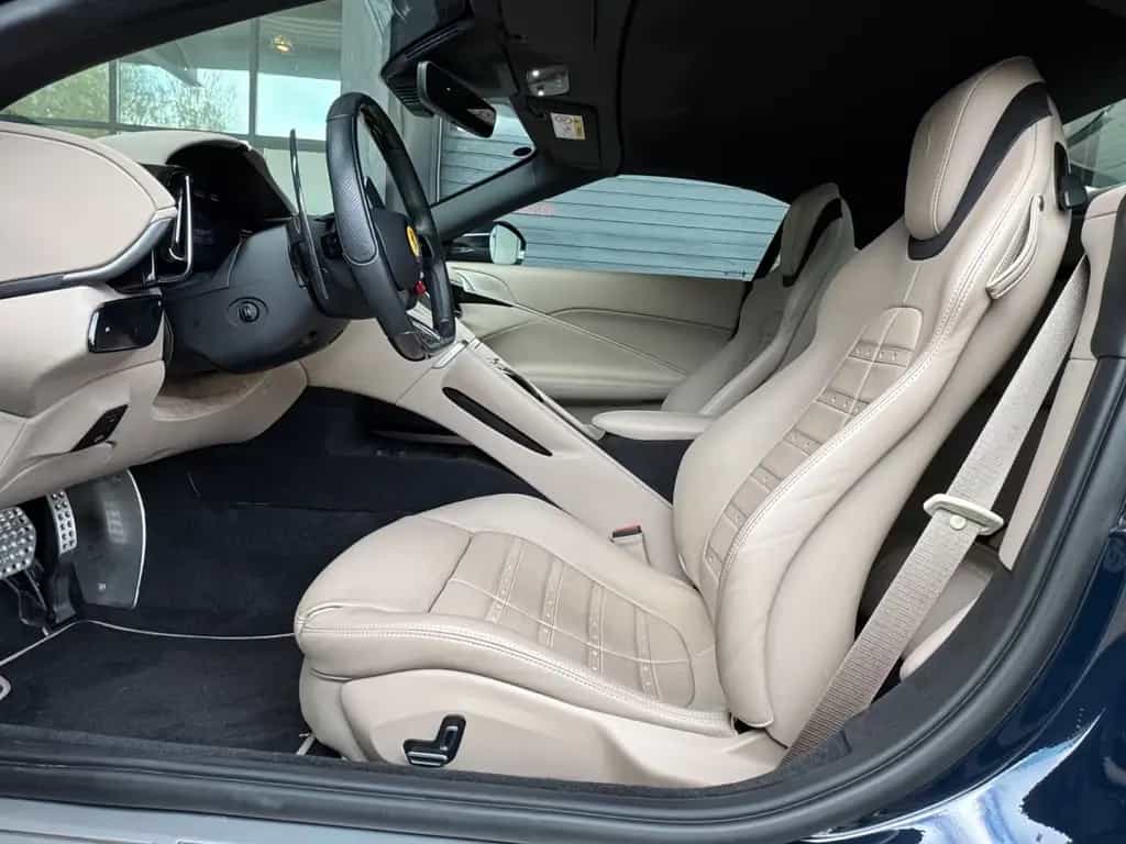 Ferrari Roma Spider ° 1. Hand ° deutsch ° perfekt ° 04/2024-photo-10