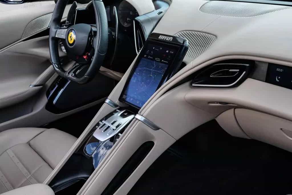 Ferrari Roma Spider ° 1. Hand ° deutsch ° perfekt ° 04/2024-photo-27