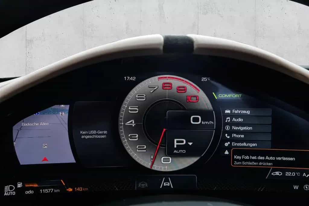 Ferrari Roma Spider ° 1. Hand ° deutsch ° perfekt ° 04/2024-photo-29
