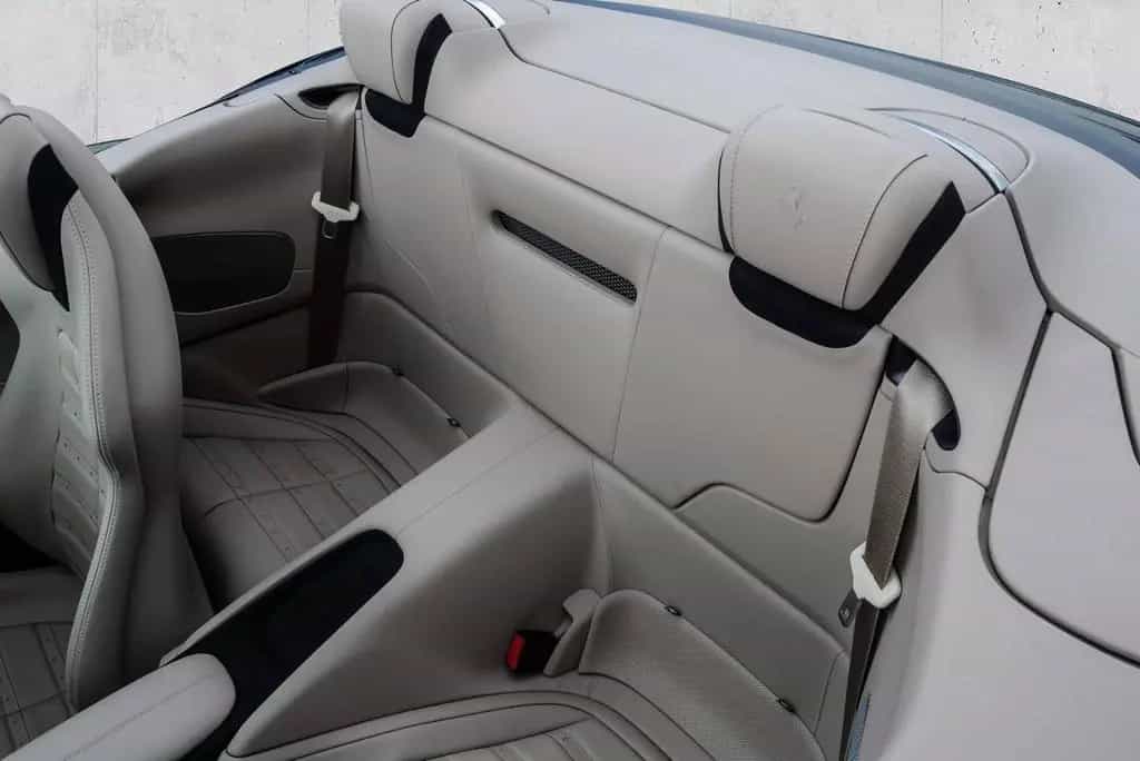 Ferrari Roma Spider ° 1. Hand ° deutsch ° perfekt ° 04/2024-photo-33