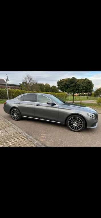 Mercedes-Benz E-Class 220 d 4MATIC Autom. - 09/2019-photo-1