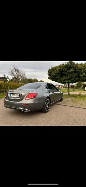 Mercedes-Benz E-Class 220 d 4MATIC Autom. - 09/2019-photo-2