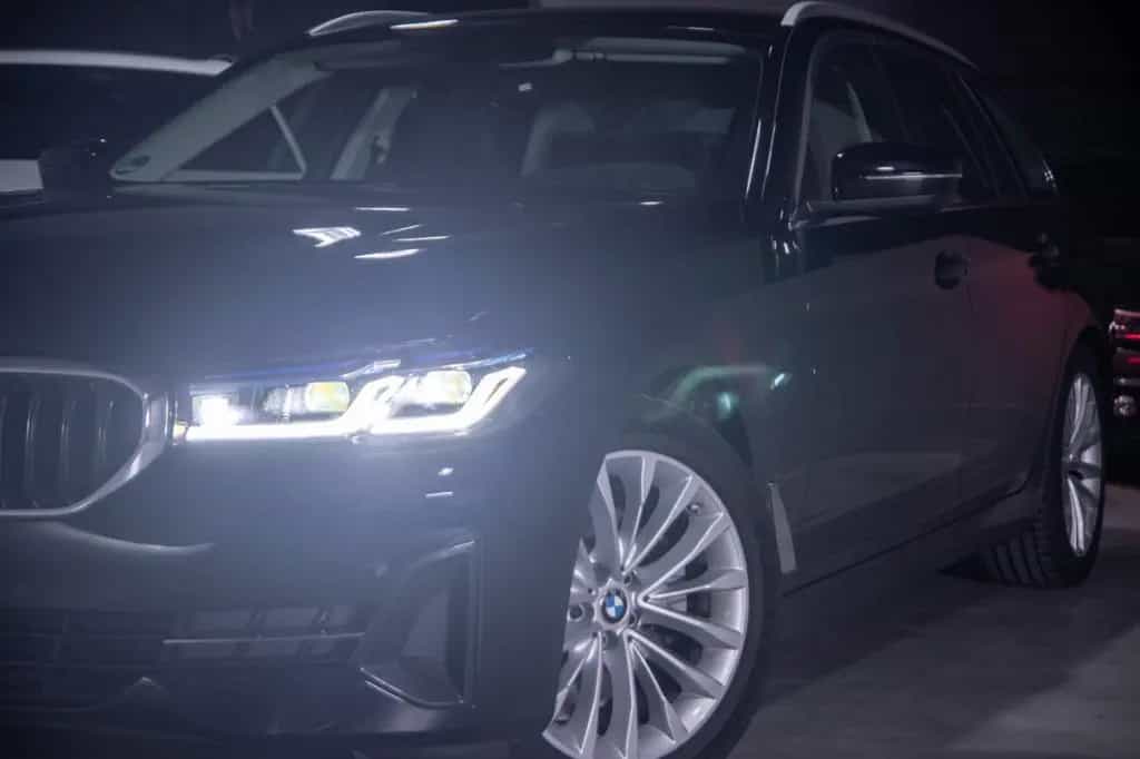 BMW 5 Series 520d Touring xDrive HUD/Laser/AHK/Kamera 12/2022-photo-1