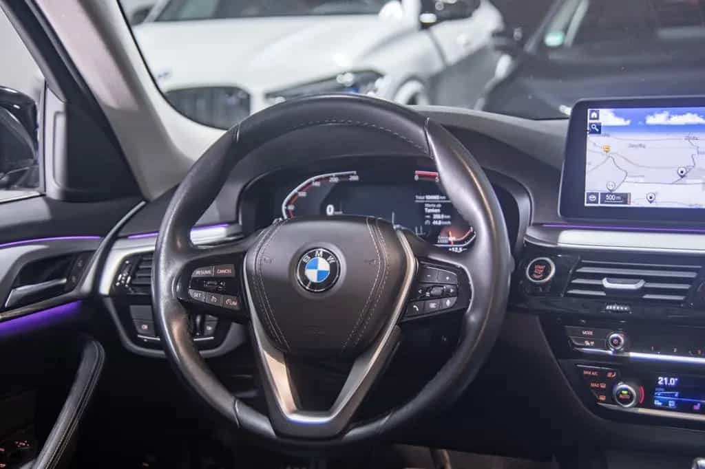 BMW 5 Series 520d Touring xDrive HUD/Laser/AHK/Kamera 12/2022-photo-13