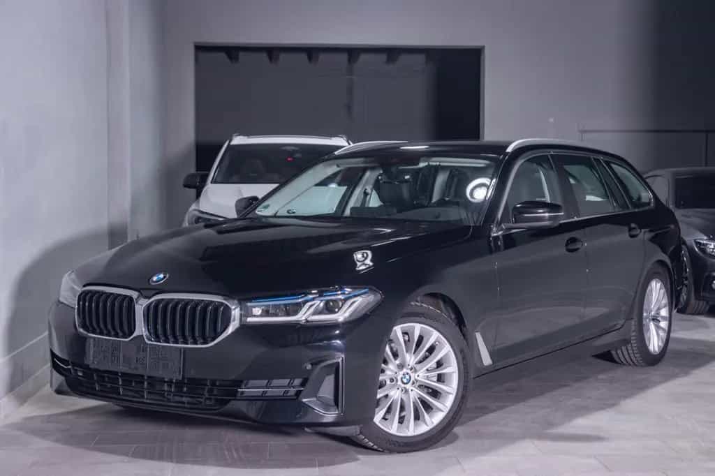 BMW 5 Series 520d Touring xDrive HUD/Laser/AHK/Kamera 12/2022-photo-4