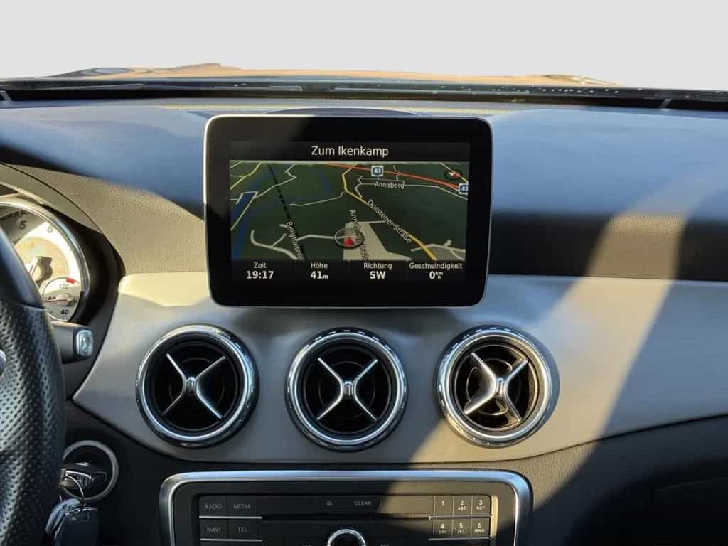 Mercedes-Benz GLA-Class AMG Line 7G *Garantie* 02/2017-photo-15
