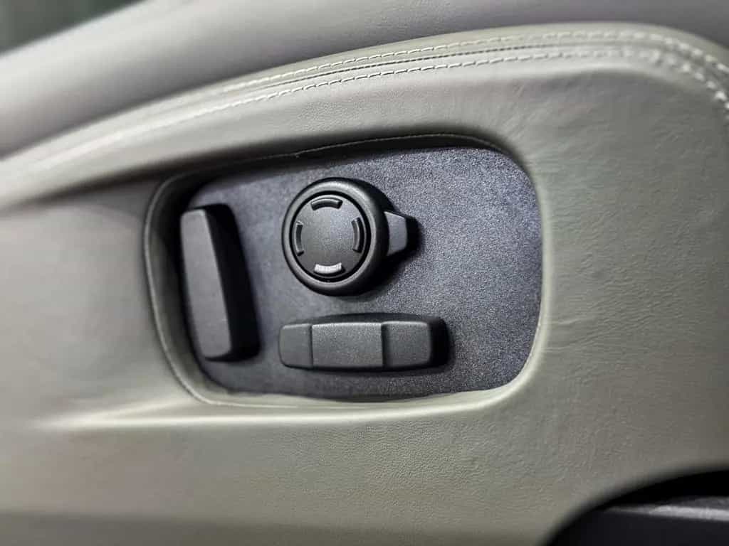 Land Rover Defender 90 EXCLUSIVE 06/2023-photo-27