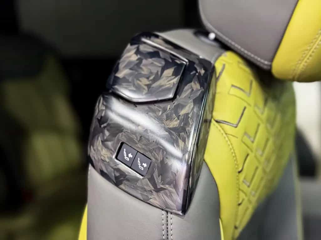 Land Rover Defender 90 EXCLUSIVE 06/2023-photo-28