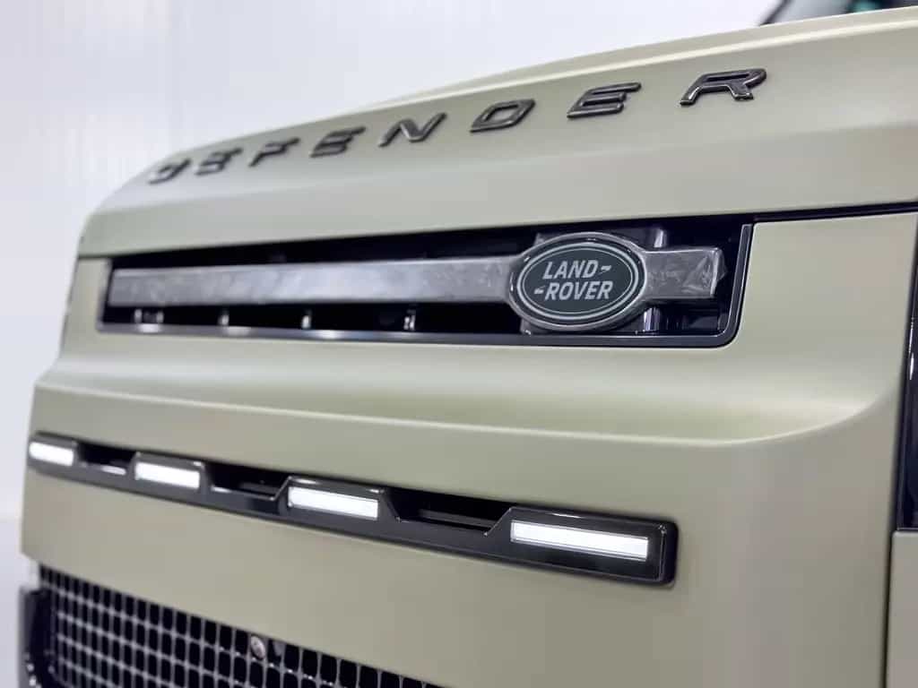 Land Rover Defender 90 EXCLUSIVE 06/2023-photo-6