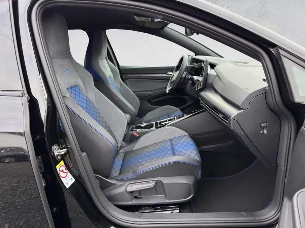 Volkswagen Golf R 4M DSG IQ.Light BlackStyle 360 ACC Kamera 11/2025-photo-23
