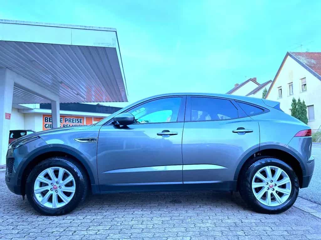 Jaguar E-Pace D180 S Aut. 4WD LED Navi Leder Kamera Eu6 07/2018-photo-3
