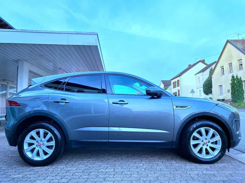 Jaguar E-Pace D180 S Aut. 4WD LED Navi Leder Kamera Eu6 07/2018-photo-5