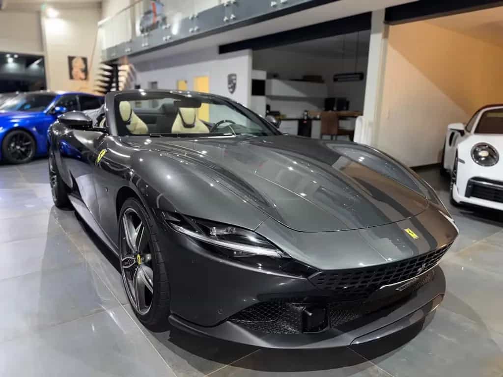 Ferrari Roma Spider/Sonderlack/Carbon/Sabbia Beige/19% 09/2025-photo-0